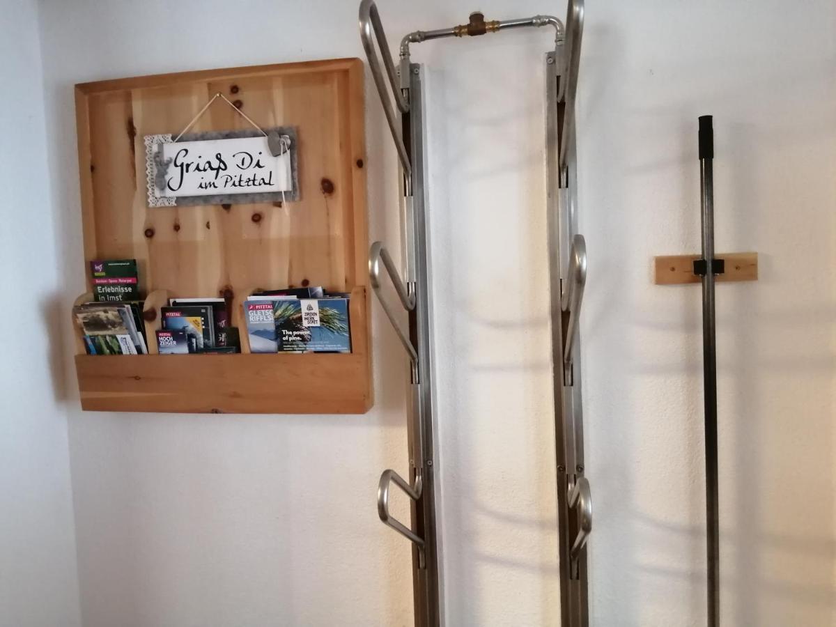 Hanslers Hof Arzl im Pitztal Bagian luar foto