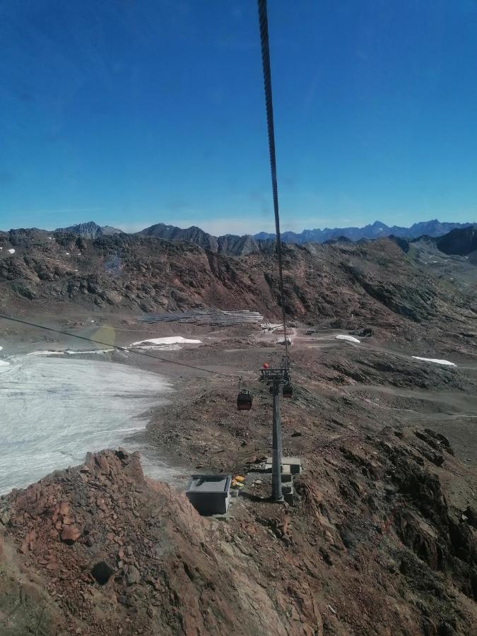 Hanslers Hof Arzl im Pitztal Bagian luar foto