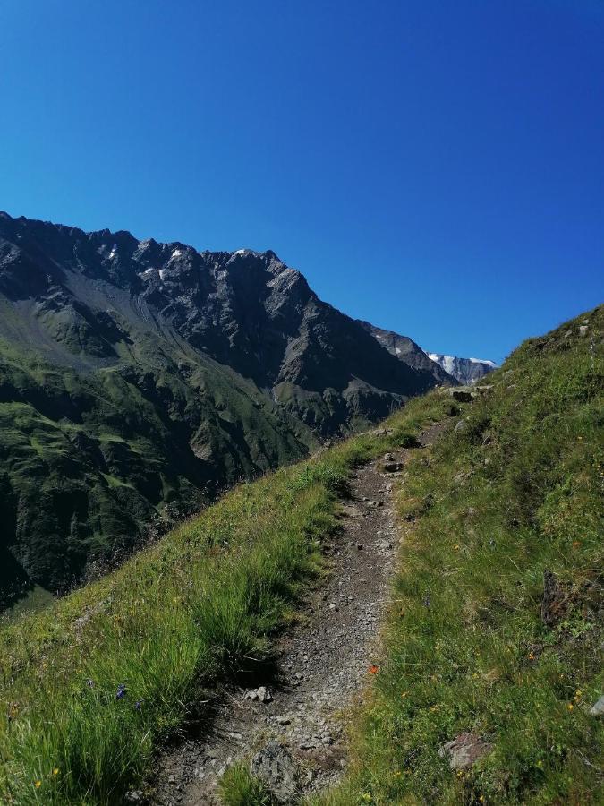 Hanslers Hof Arzl im Pitztal Bagian luar foto